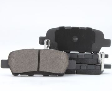 New Rear Ceramic Brake Pads for Infiniti FX45 G35 Q50 Nissan 350Z GT-R D905