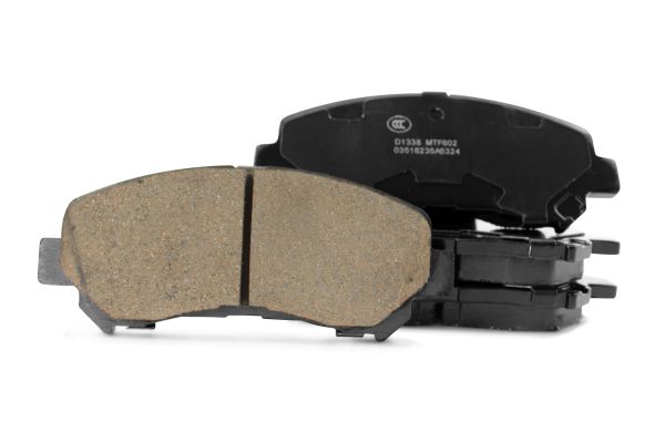 Front Ceramic Brake Pads for 2007-2015 Nissan Multiple Models Suzuki Kizashi