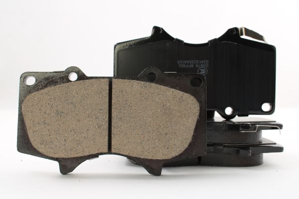 Front Ceramic Brake Pads for 2001-2021 Lexus GX460 GX470 Toyota 4Runner Sequoia FJ Cruiser