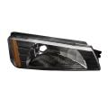 Signal Light w/Body Cladding Right Passenger Side Fits 2002-2006 Chevrolet Avalanche 1500/2002-2005 2500